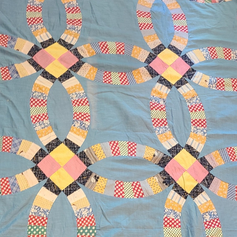 Vintage Double Wedding Ring Quilt Top Hand Pieced Scalloped Ring Edge 74 X 90 - Picture 7 of 7